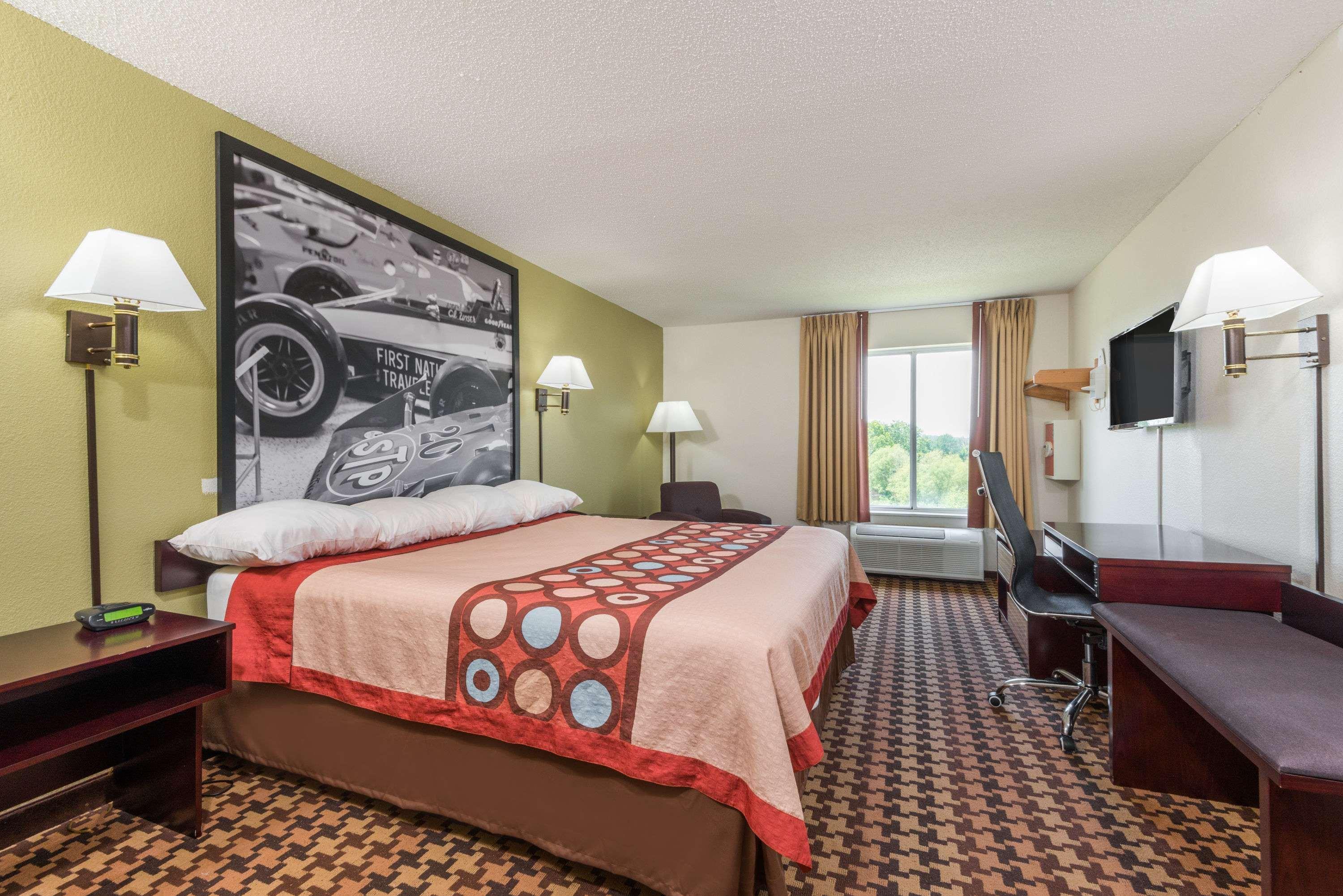 Super 8 By Wyndham Cloverdale In מראה חיצוני תמונה