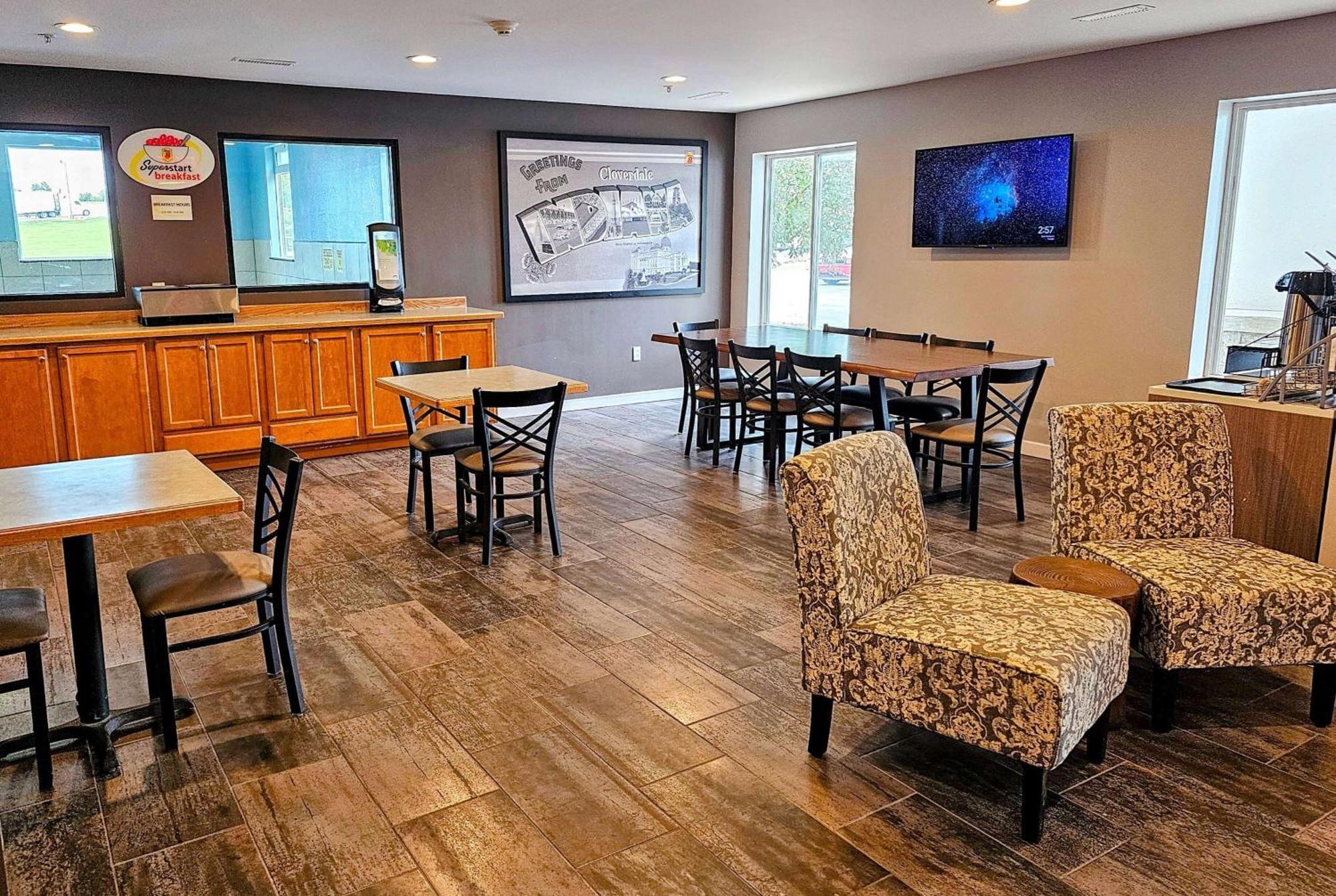 Super 8 By Wyndham Cloverdale In מראה חיצוני תמונה