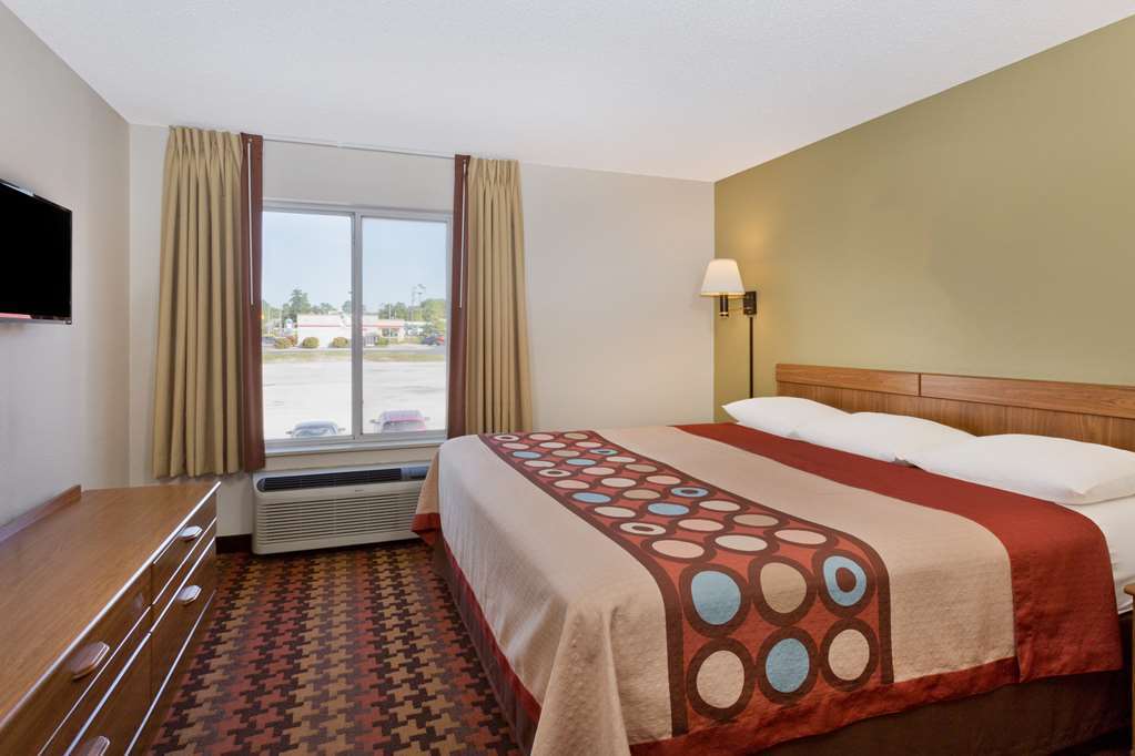 Super 8 By Wyndham Cloverdale In חדר תמונה
